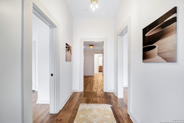 1613 N OLIVE ST, San Antonio, TX 78208