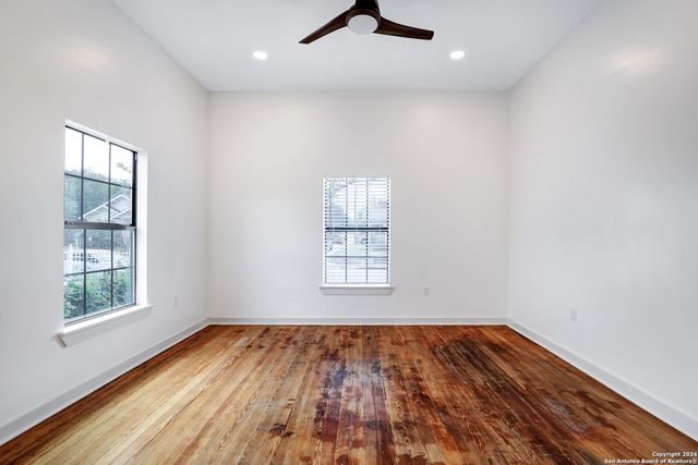 1613 N OLIVE ST, San Antonio, TX 78208
