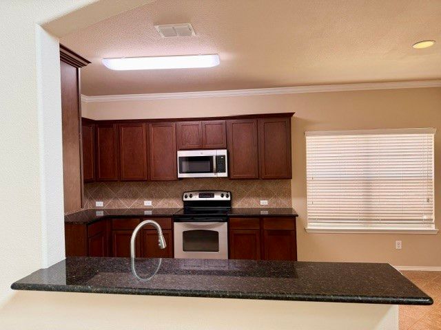 8920 Eastwood Avenue, Cross Roads, TX 76227