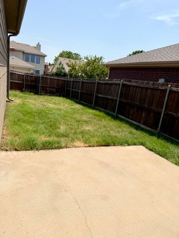 8920 Eastwood Avenue, Cross Roads, TX 76227