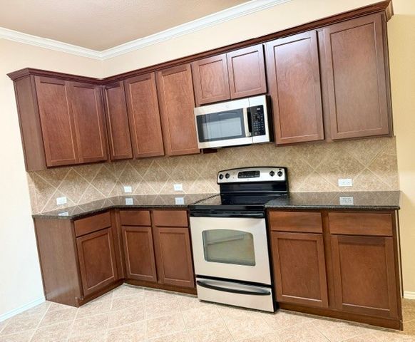 8920 Eastwood Avenue, Cross Roads, TX 76227