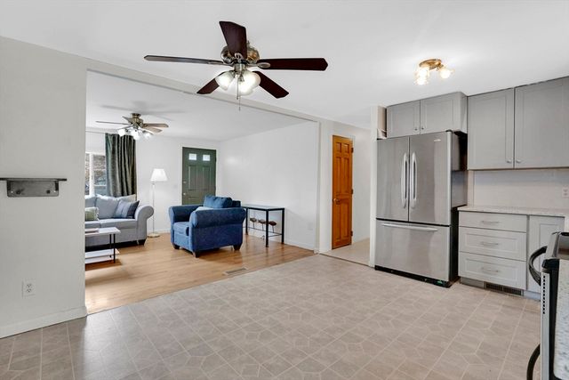 202 Spikenard Cir, Springfield, MA 01129