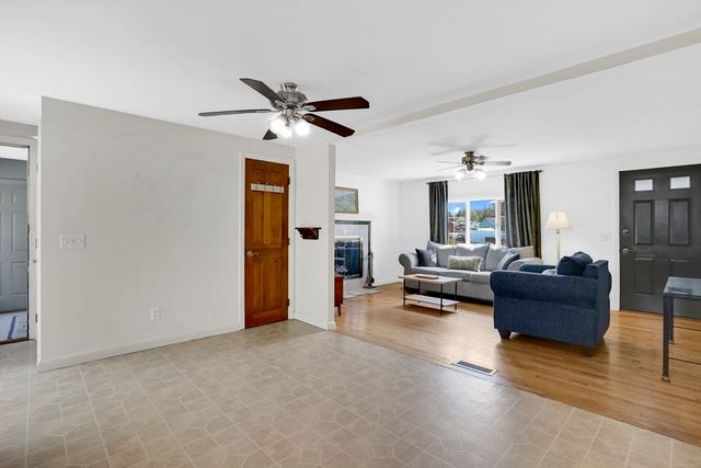 202 Spikenard Cir, Springfield, MA 01129