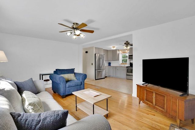 202 Spikenard Cir, Springfield, MA 01129
