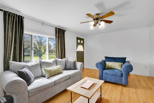 202 Spikenard Cir, Springfield, MA 01129