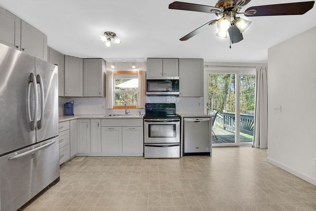 202 Spikenard Cir, Springfield, MA 01129