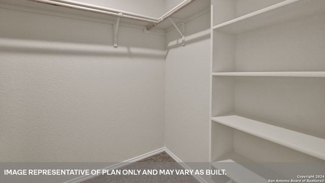 906 INDIAN WAY, Seguin, TX 78155
