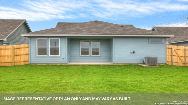 906 INDIAN WAY, Seguin, TX 78155