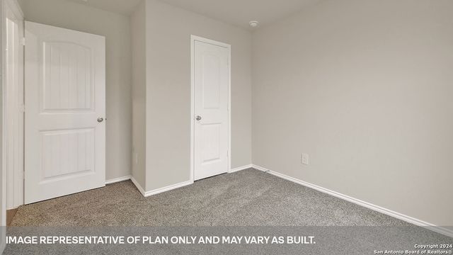 906 INDIAN WAY, Seguin, TX 78155