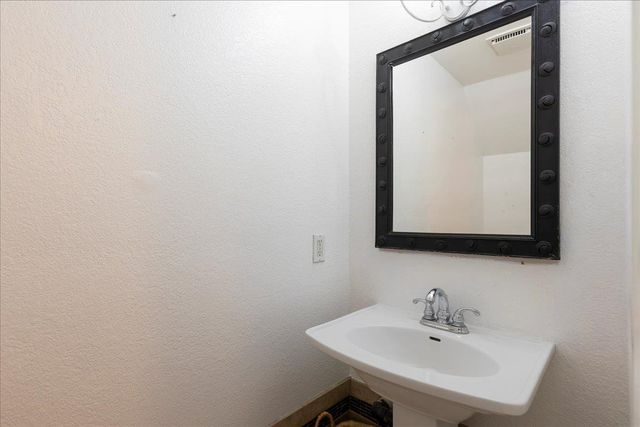 6203 Ackland Ct, Citrus Heights, CA 95621