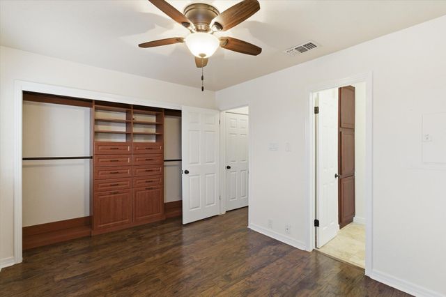 6810 Deatonhill DR 301, Austin, TX 78745