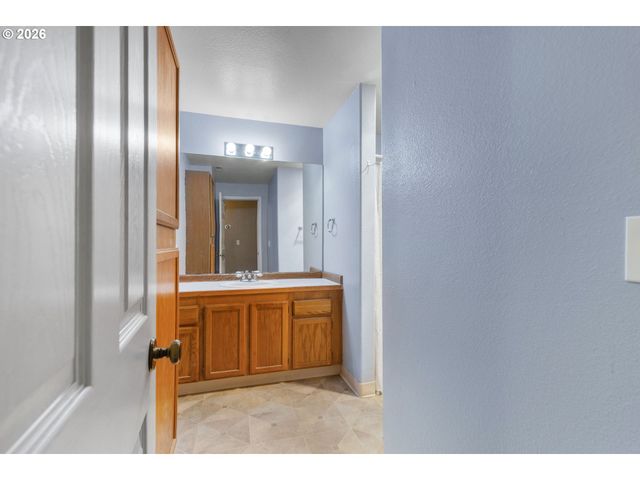 1621 Ne 113TH St 132, Vancouver, WA 98686