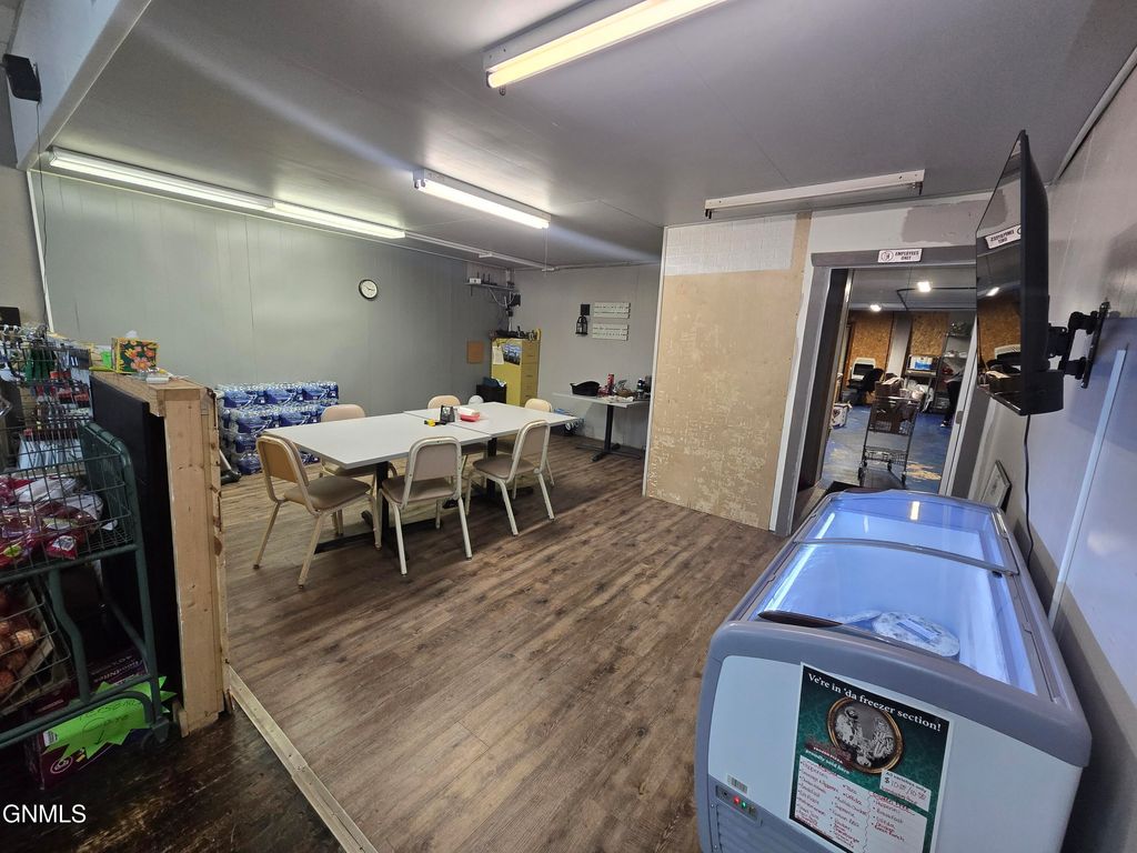 105 Main Street S, Zeeland, ND 58581 photo 8