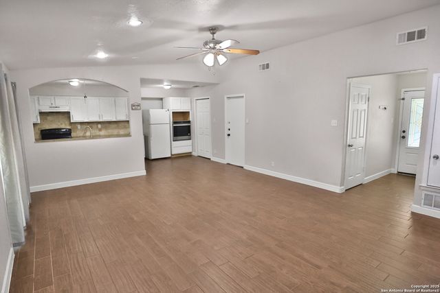 7730 Pipers View, San Antonio, TX 78251