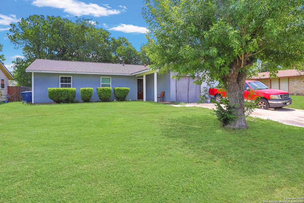 7730 Pipers View, San Antonio, TX 78251