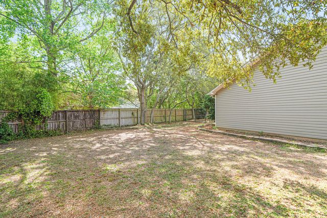 2706 Shoreview Court, Navarre, FL 32566