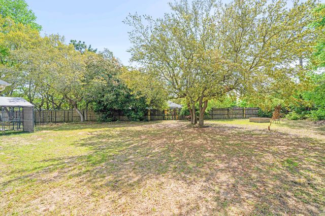 2706 Shoreview Court, Navarre, FL 32566