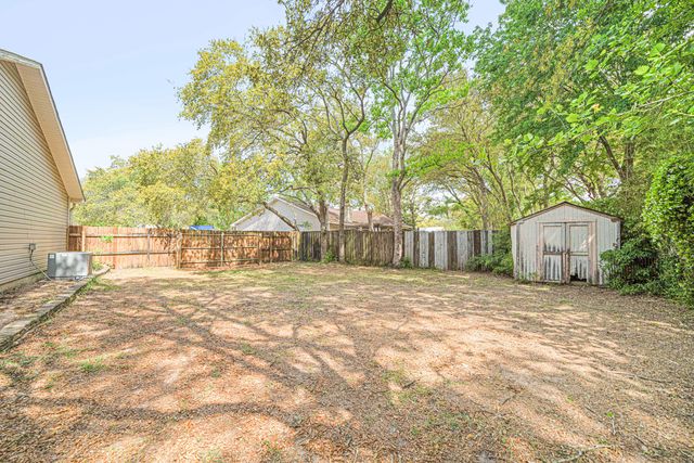 2706 Shoreview Court, Navarre, FL 32566