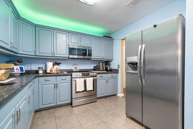 2706 Shoreview Court, Navarre, FL 32566