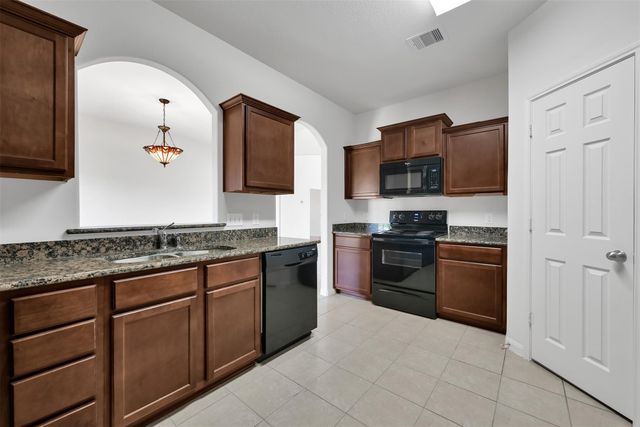 30719 W Lost Creek Boulevard, Magnolia, TX 77355