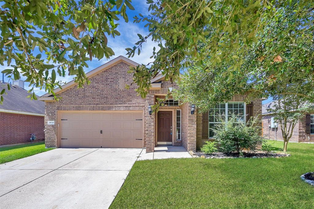 30719 W Lost Creek Boulevard, Magnolia, TX 77355