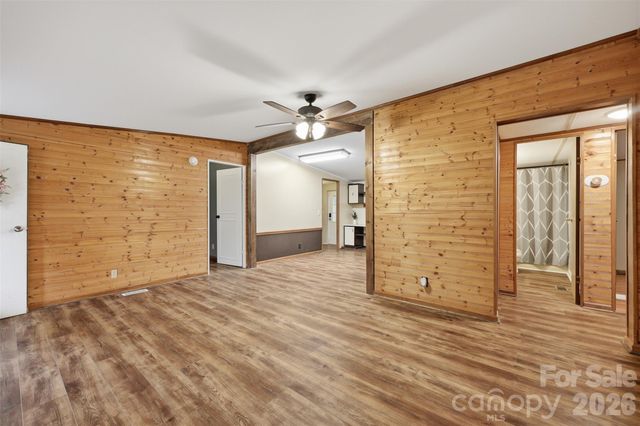 1309 Poole Gooden Road, Hiddenite, NC 28636
