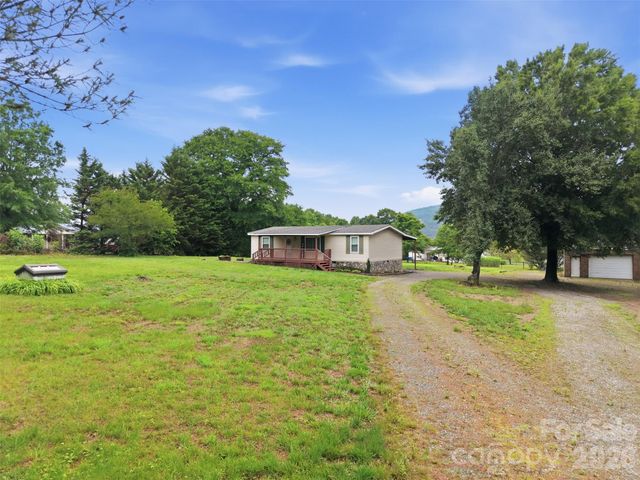 1309 Poole Gooden Road, Hiddenite, NC 28636