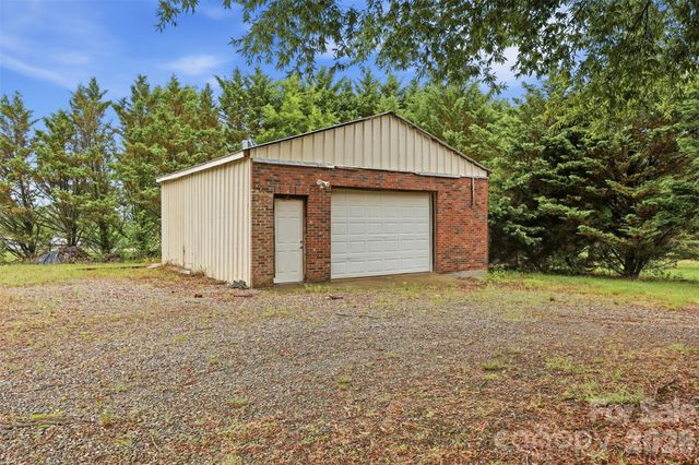 1309 Poole Gooden Road, Hiddenite, NC 28636