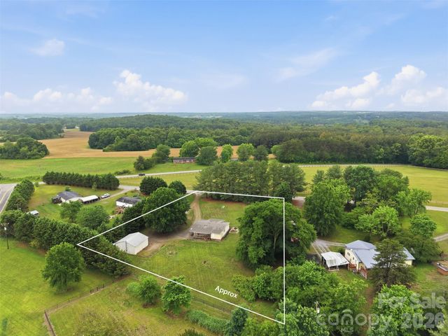 1309 Poole Gooden Road, Hiddenite, NC 28636