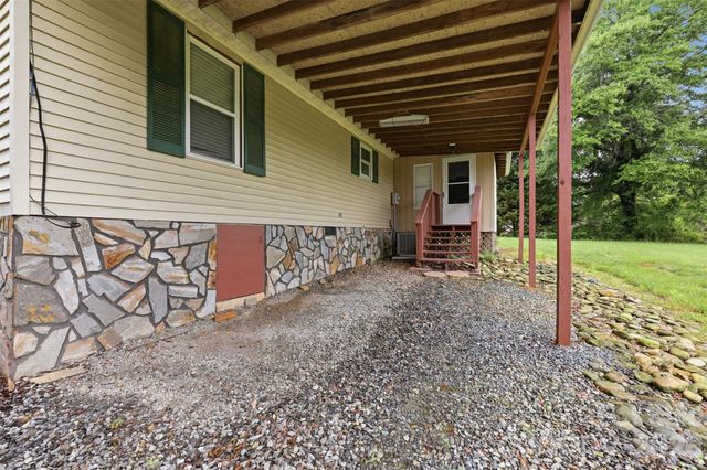 1309 Poole Gooden Road, Hiddenite, NC 28636