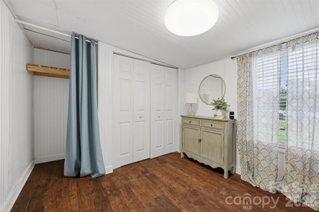 1309 Poole Gooden Road, Hiddenite, NC 28636