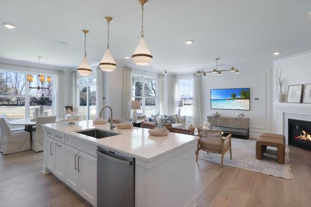 734 Alberta Avenue, Oswego, IL 60543