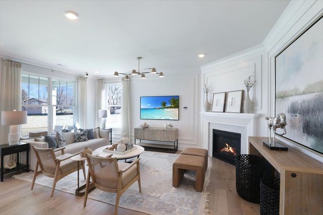 734 Alberta Avenue, Oswego, IL 60543