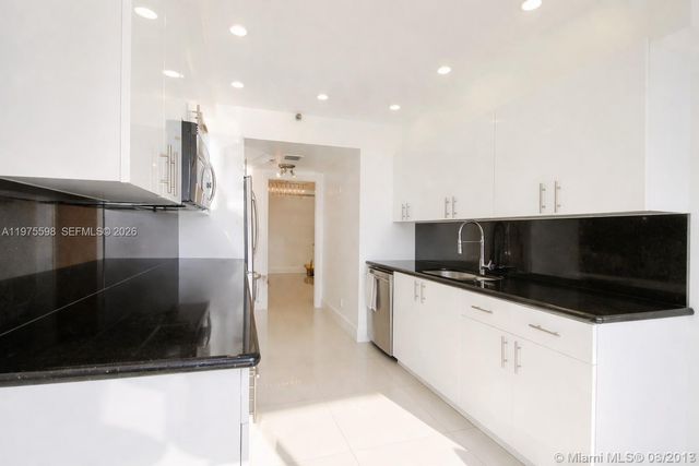 20281 E Country Club Dr 611, Aventura, FL 33180