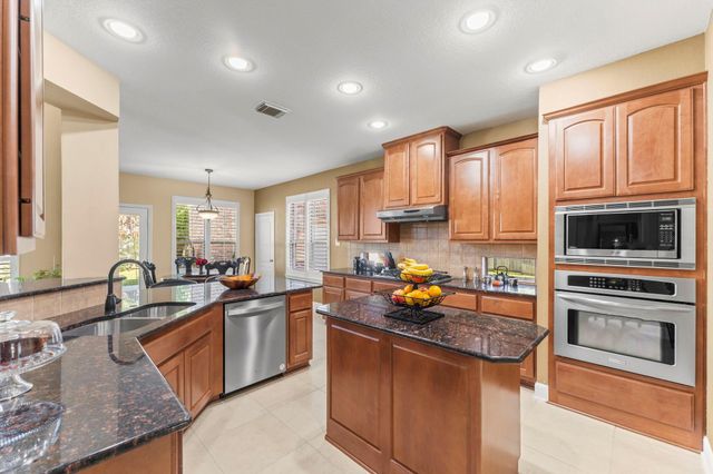 2207 Spring Lake Park Lane, Spring, TX 77386