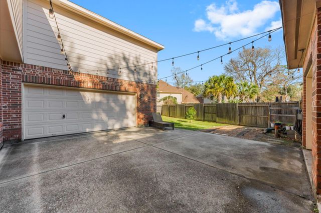 2207 Spring Lake Park Lane, Spring, TX 77386