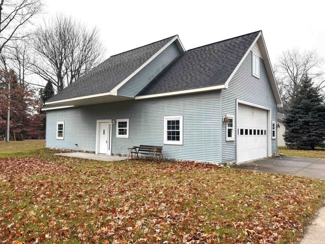 103 Ultra Court, Roscommon, MI 48653