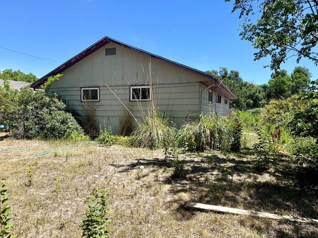 9 Loch Lomond Lane, Pueblo, CO 81001