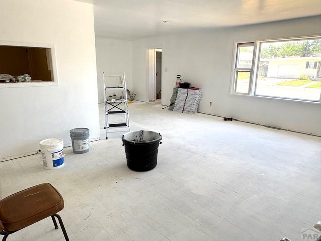 9 Loch Lomond Lane, Pueblo, CO 81001