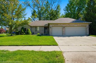 21527 N Tangel Drive E, Macomb Township, MI 48044