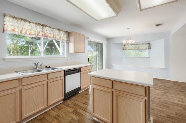 1621 Apollo CIR, Round Rock, TX 78664