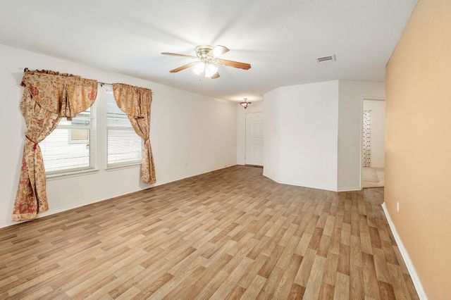 1621 Apollo CIR, Round Rock, TX 78664