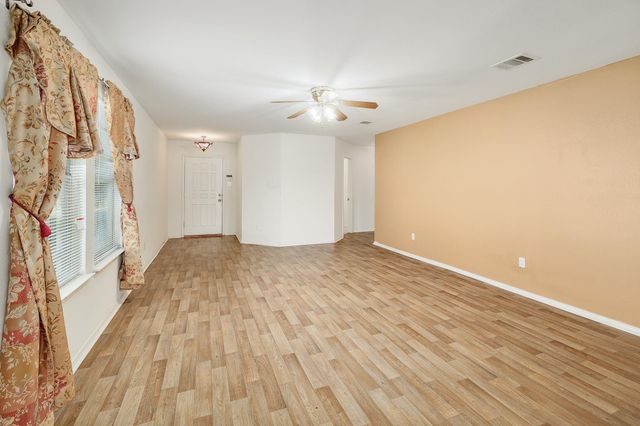 1621 Apollo CIR, Round Rock, TX 78664
