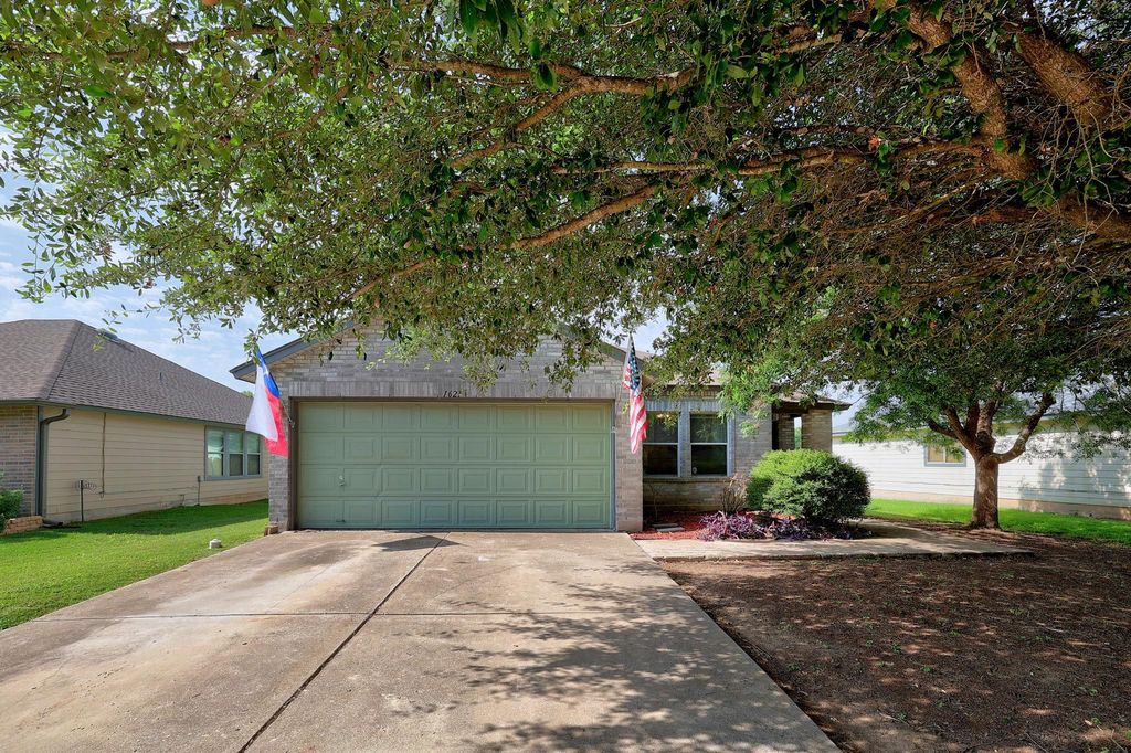 1621 Apollo CIR, Round Rock, TX 78664