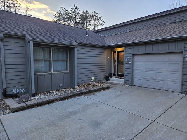 S2943 Fairway Drive, Reedsburg, WI 53959