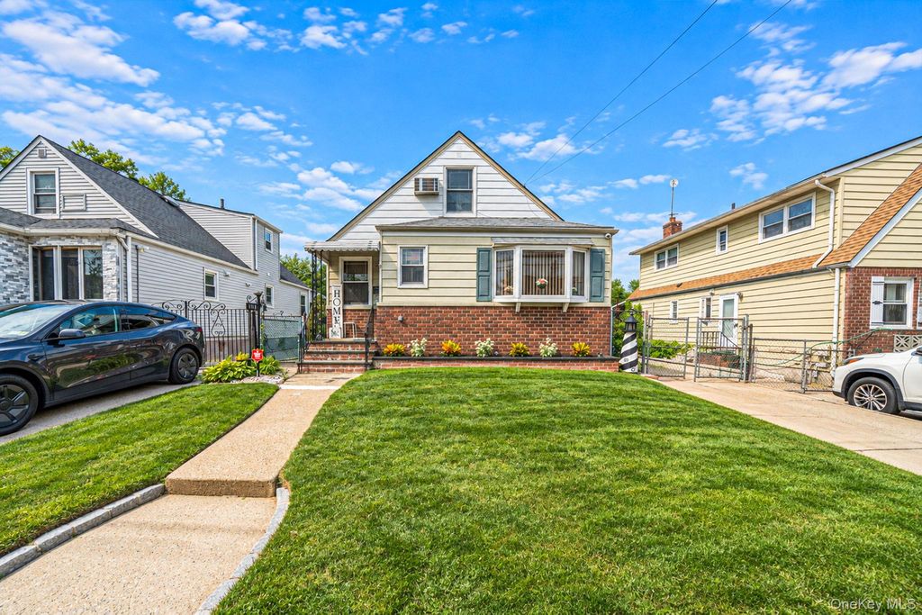8118 260th Street, Floral Park, NY 11004 — exterior