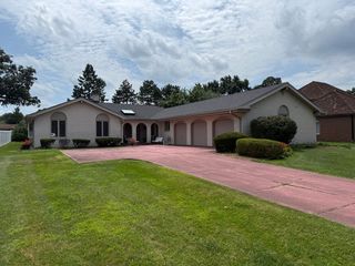 476 Hiawatha Trail, Wood Dale, IL 60191