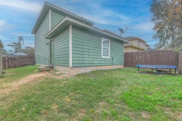 16701 E Hammon, Montgomery, TX 77316