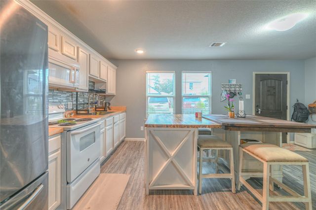 16701 E Hammon, Montgomery, TX 77316