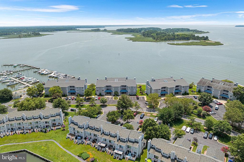 721 OYSTER COVE DR, Grasonville, MD 21638